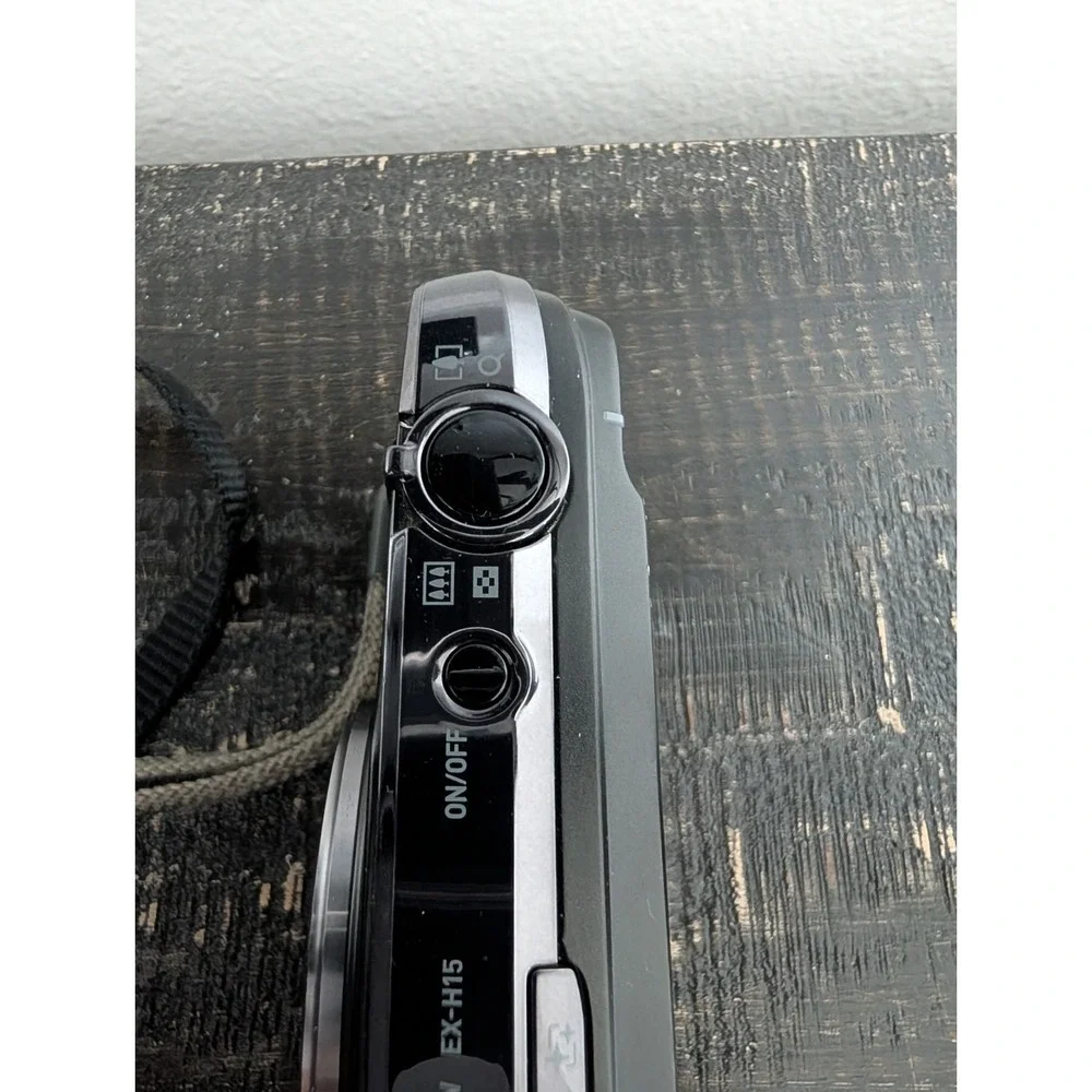 Casio Exilim EX-H15 14.1MP Digital Camera Black w/SD card, case & More Tested
